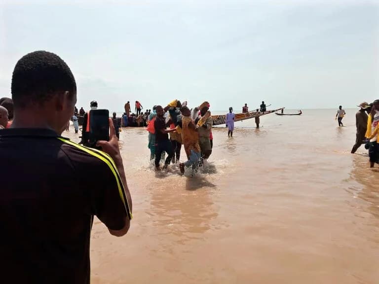 Nigeria: Más de 40 desaparecidos tras accidente de barco