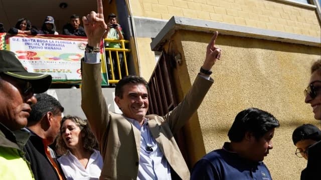 Bolivia: Two Right-Wing Candidates Advance to Second Round