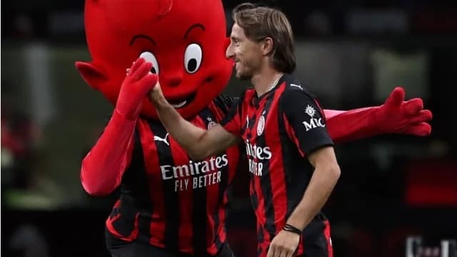 Copa Italia: El Milan avanza, triunfal bienvenida a Modrić
