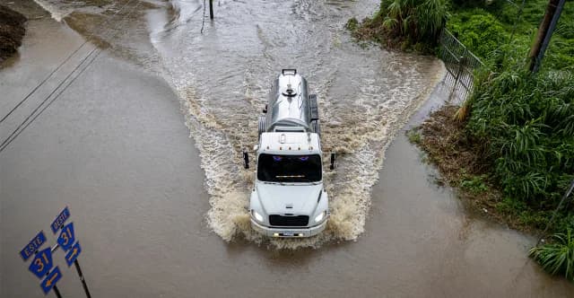 El huracán Erin se intensifica a categoría 4 y amenaza Bahamas