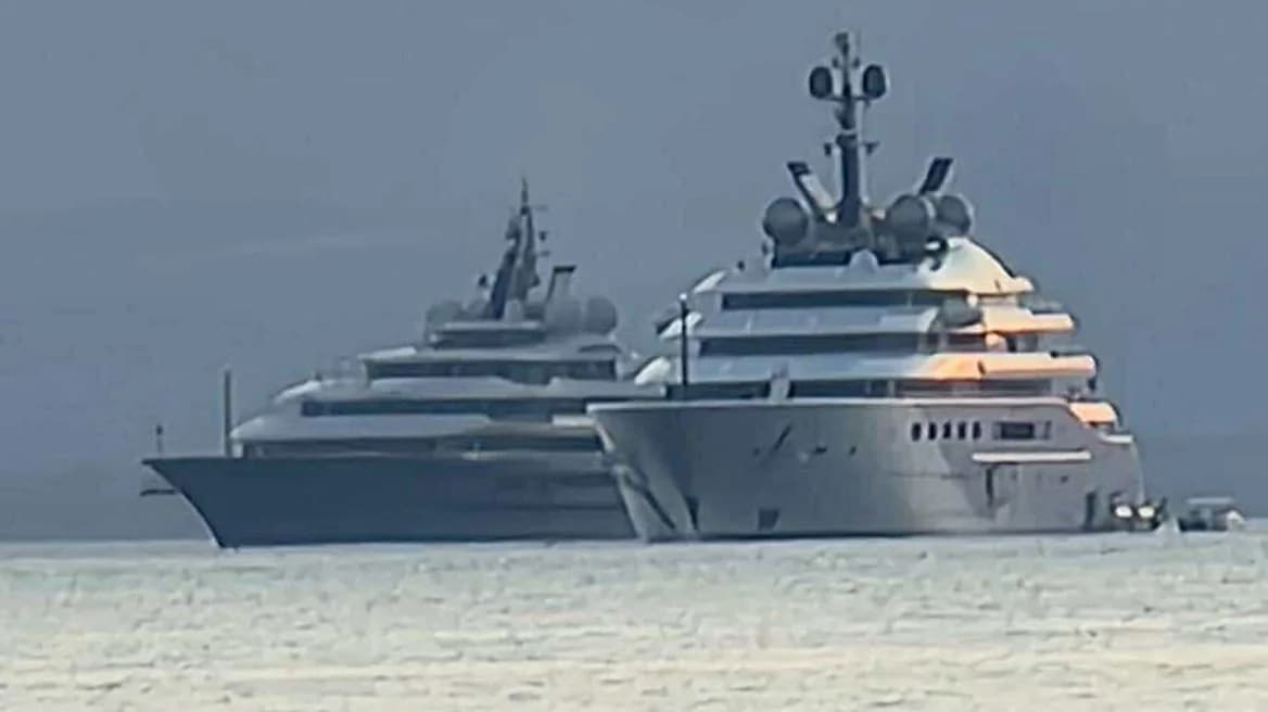 Superyacht des Besitzers von Manchester City ankert in Kalamata