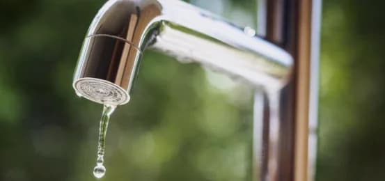 Fallo en la red: Muchos hogares sin agua potable – Llamamiento a limitar el uso