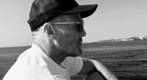 Jason Statham: Vacationing in Antiparos with his family
