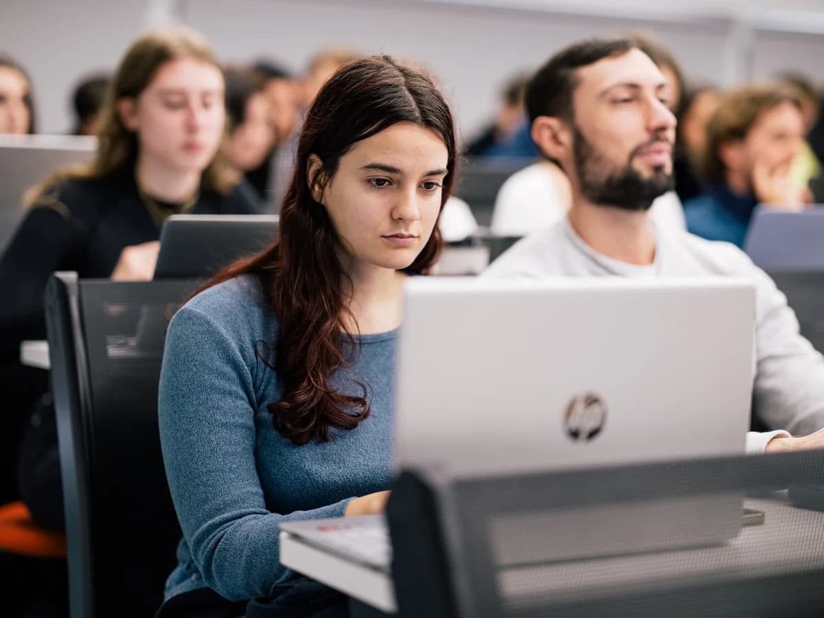 Technologie und Betriebswirtschaft: Die Zukunft des Studiums