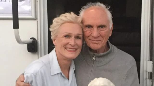 Glenn Close rinde homenaje a Terence Stamp: 'Rompiste el molde'