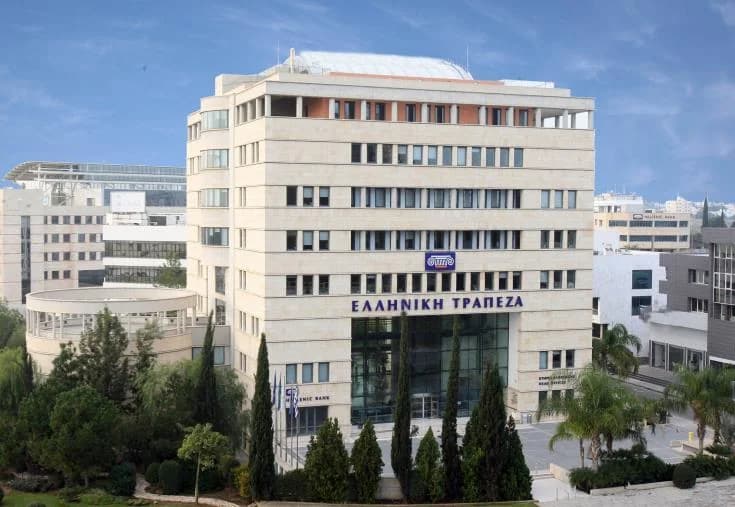 Hellenic Bank anuncia reducción en las tasas de interés clave