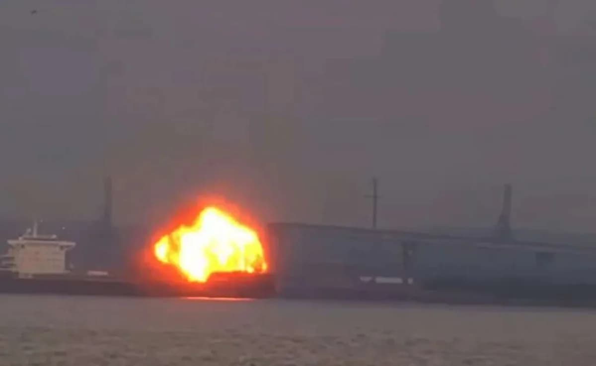 Explosion on Greek-Owned Ship in Baltimore – All Crew Safe