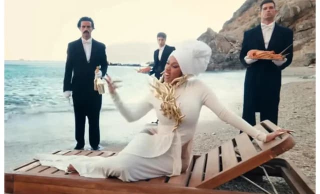 Giannis Psipsilis: Von GNTM zu Cardi Bs Videoclip