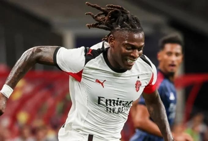 Leão se pierde el debut del Milan ante el Cremonese