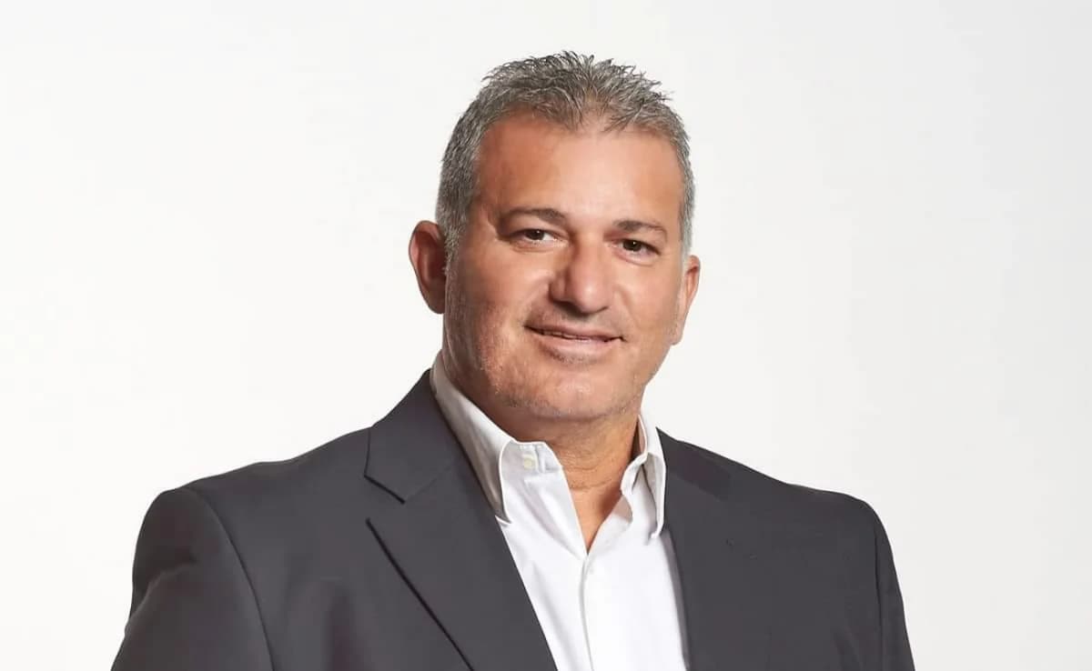 פאניקוס קסיוּרוּפאס: תמונה נדירה עם בניו