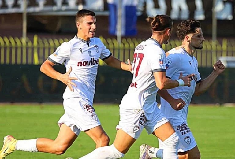 Copa Griega: AEL y Volos Avanzan – Kavala da la Sorpresa