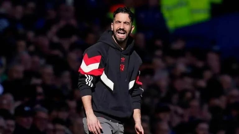 Goalkeeper Confusion at Old Trafford Highlights Manchester United's Problems