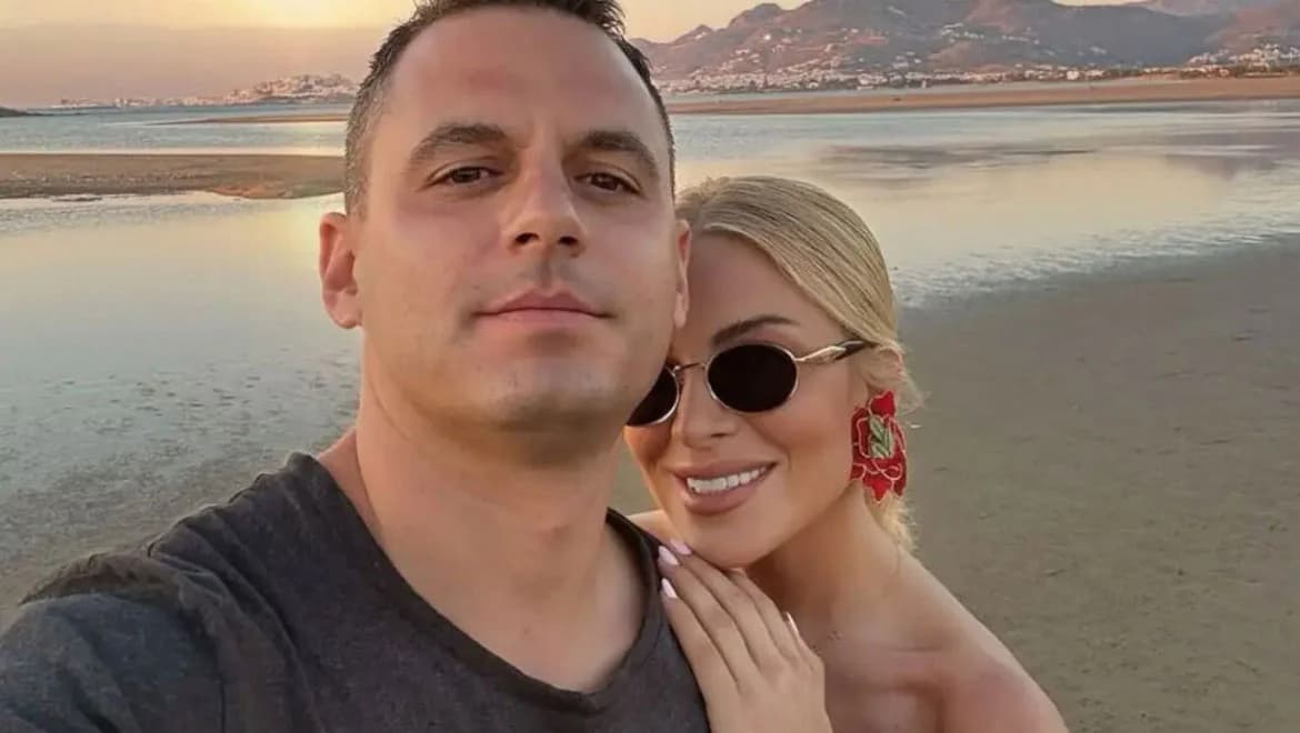 Katerina Kainourgiou: Romantisches Abendessen mit Panagiotis Koutsoumpis in Paros