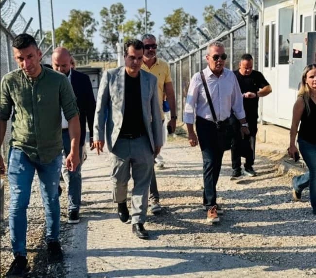 Πλεύρης: Απειλές κατά μεταναστών σε κέντρα κράτησης