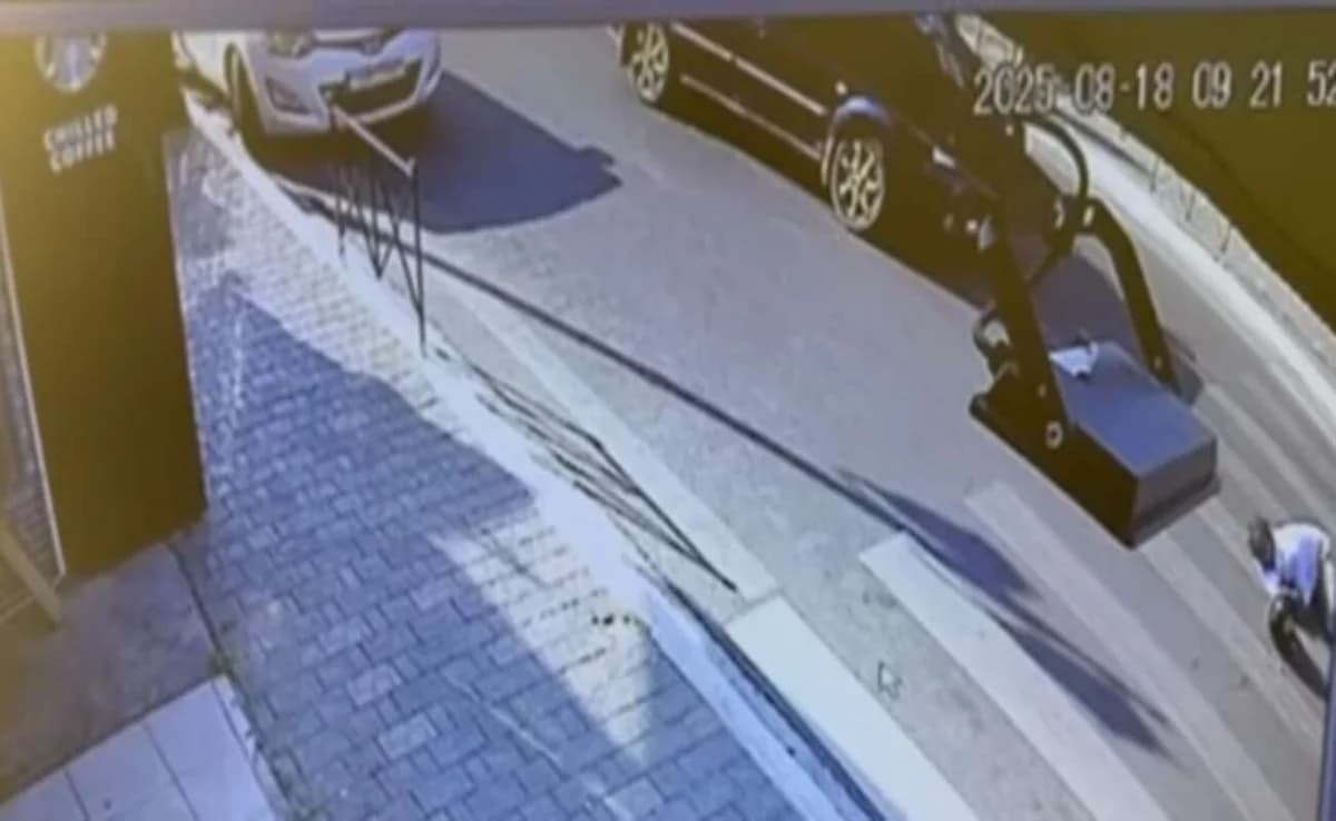 Chania: Vehicle Throws Pedestrian – Shocking Video