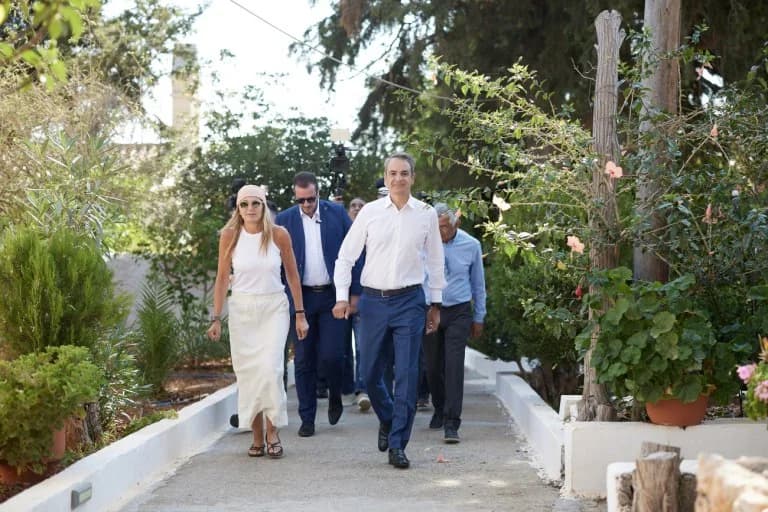 Στη Μύκονο ο Κυριάκος Μητσοτάκης προσκεκλημένος του ζεύγους Θεοχαράκη