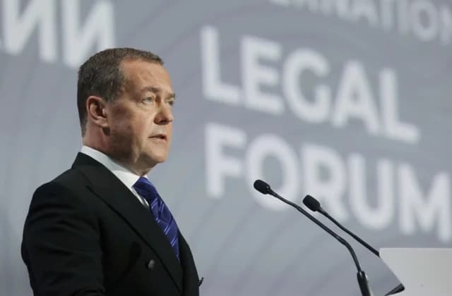 Medvedev Slams Macron: 'Hoarse, Pathetic Rooster'