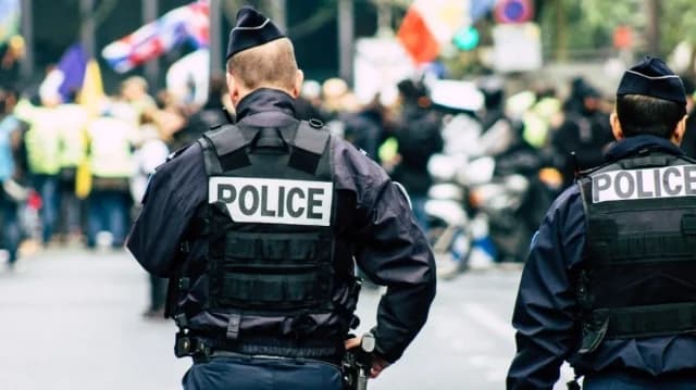 Ermittlungen wegen 'Free Palestine'-Aufklebern auf Fahrzeugen jüdischer Touristen in Frankreich