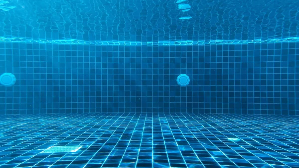 克洛拉卡：4 岁男童在酒店泳池险些溺水