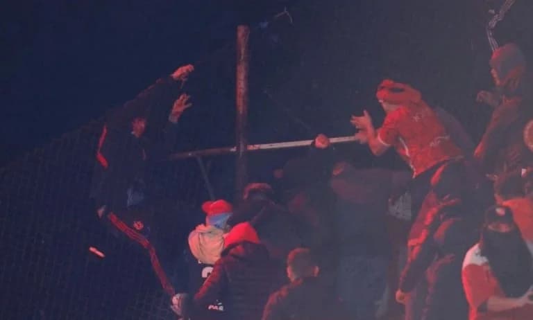 Επεισόδια στην Αργεντινή: Οπαδοί τρέχουν γυμνοί για να γλιτώσουν