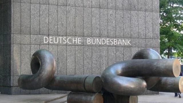 Bundesbank: Löhne in Deutschland steigen, Unsicherheit begrenzt zukünftiges Wachstum