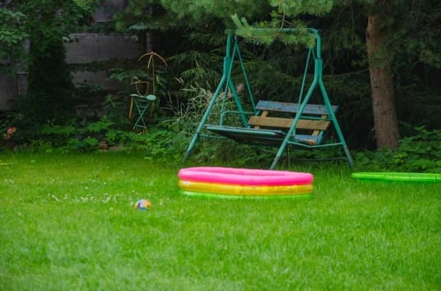 Tragödie in Sizilien: 2-jähriger Junge ertrinkt in Pool
