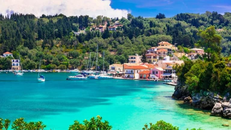 Έντονη ζήτηση για ακίνητα στα ελληνικά νησιά - Αυξήσεις και περιοχές
