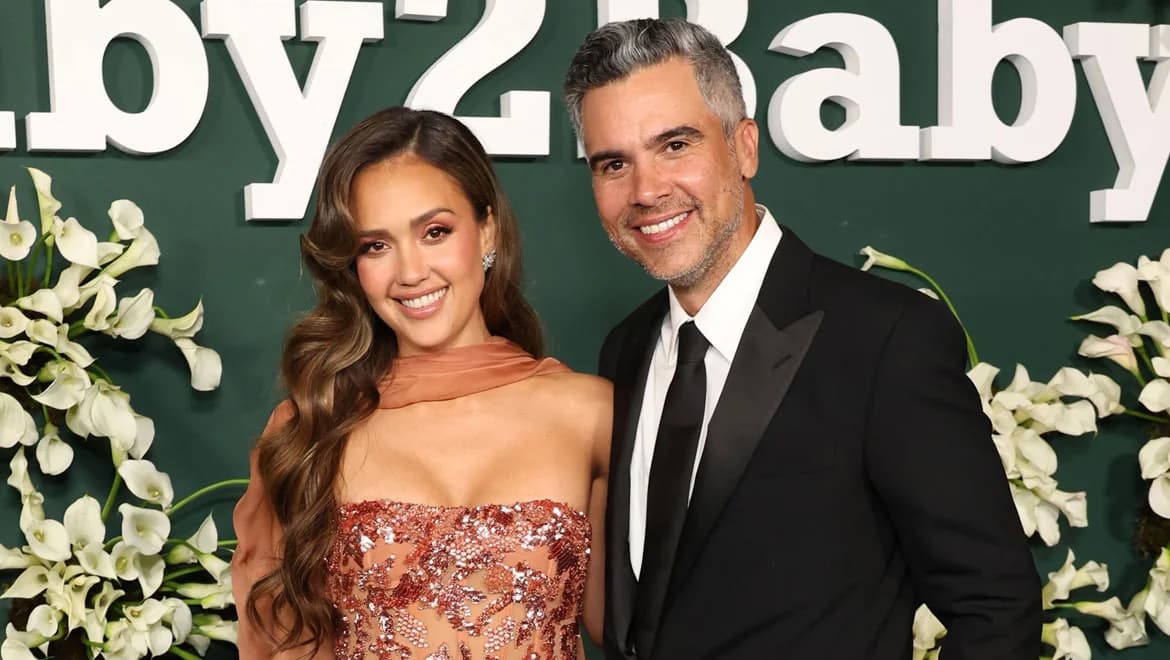 Cash Warren mit 25-jährigem Model in Beverly Hills nach Trennung von Jessica Alba gesichtet