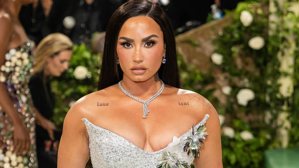 Demi Lovato: Γιόρτασε τα 33α γενέθλιά της με πάρτι