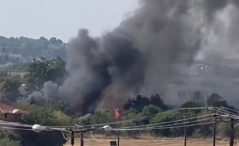 Θεσσαλονίκη: Φωτιά σε συνεργείο αυτοκινήτων στα Λαγυνά