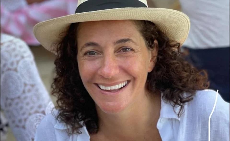 Anastasia Papadopoulou: Momente mit ihrem Sohn am Strand