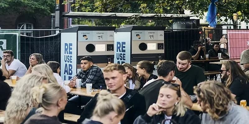 Δανία: Κατάργηση φόρων σε καφέ και σοκολάτα για ανακούφιση νοικοκυριών