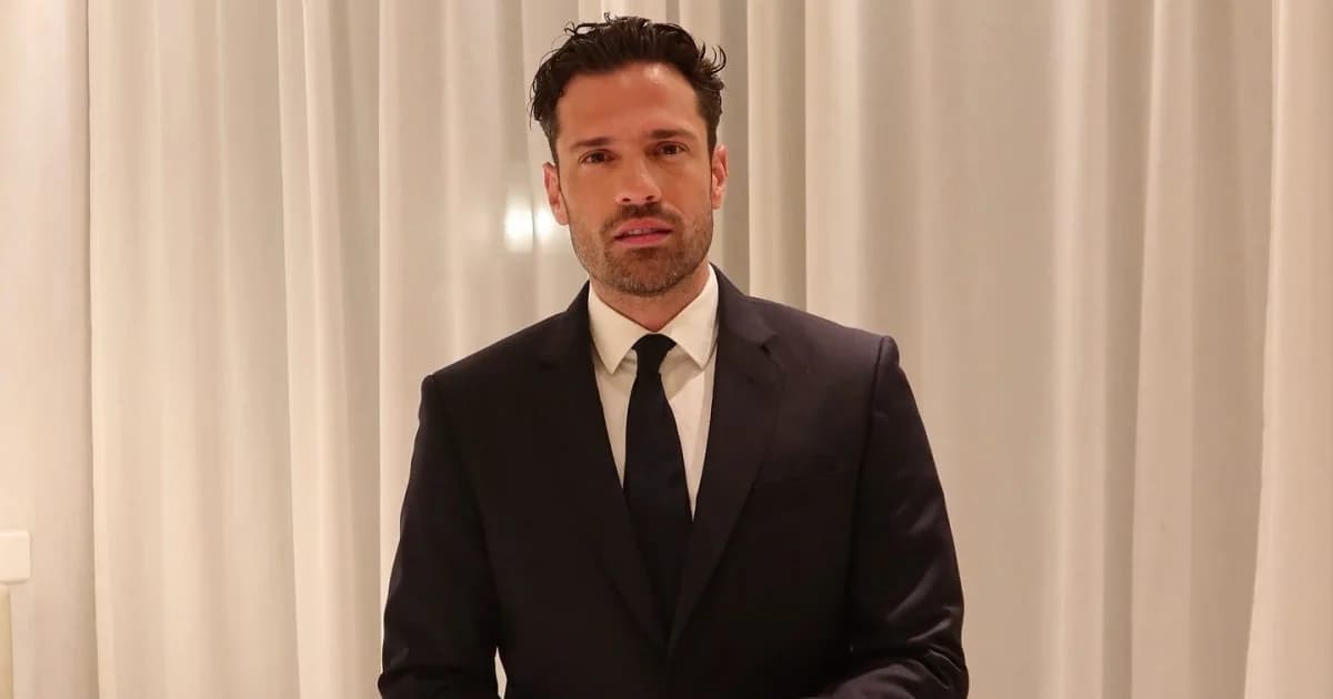 Κωνσταντίνος Αργυρός: Εντυπωσιακό λευκό look και καλοκαιρινές στιγμές
