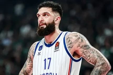 Anadolu Efes: Vincent Poirier out for 4 months