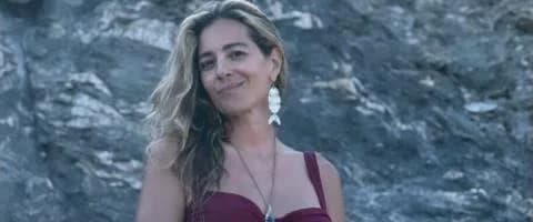 Natassa Bofiliou en bikini desde Folegandros