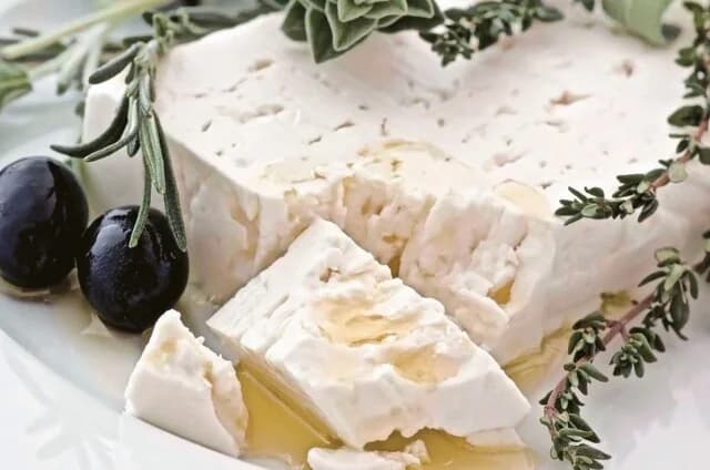 Greek food and beverage exports near €12 billion
