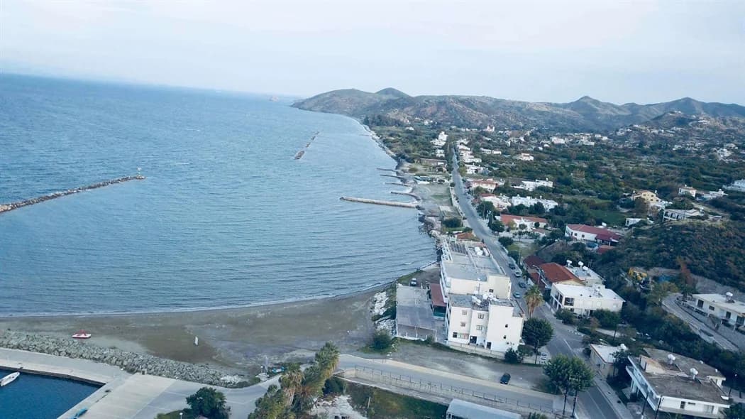 Pyrgos Tillyrias: Siedlungen aus 8000 v. Chr. und mittelalterlicher Komplex entdeckt