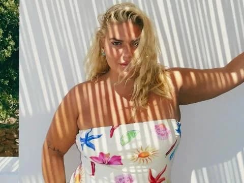 Danae Barka: Foto en topless de sus vacaciones