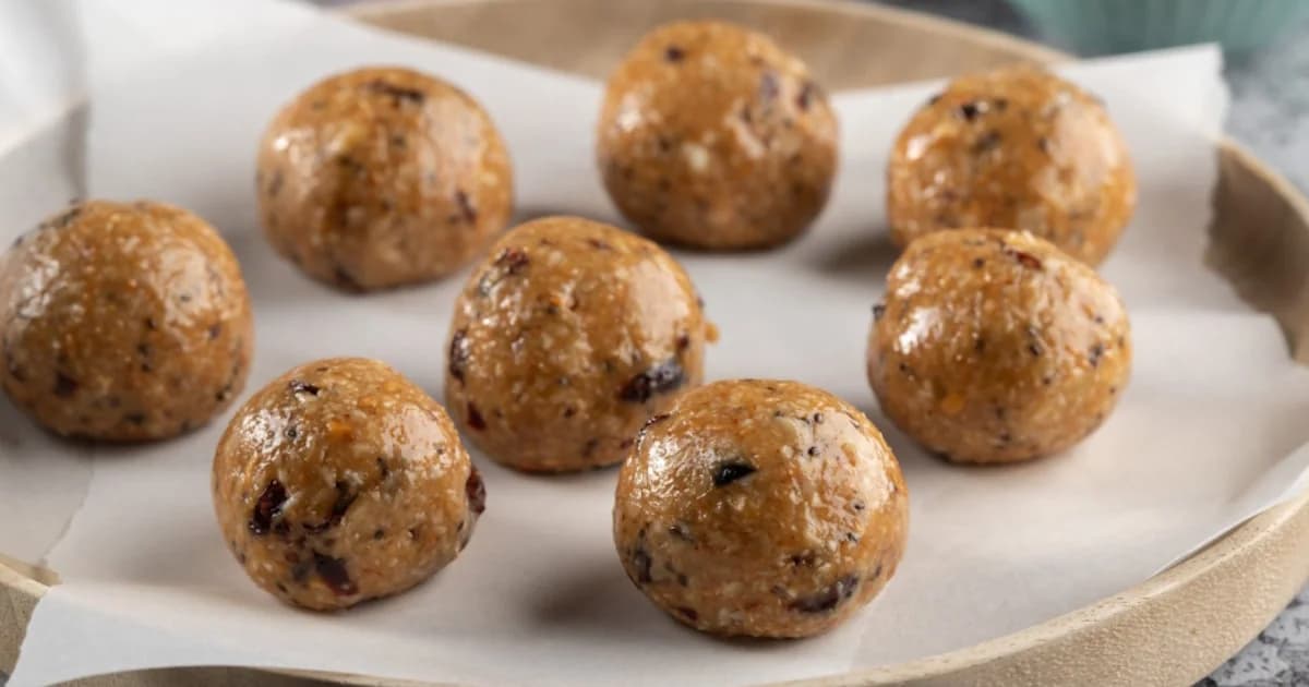 Energy Balls mit Cranberries: Der perfekte Büro-Snack