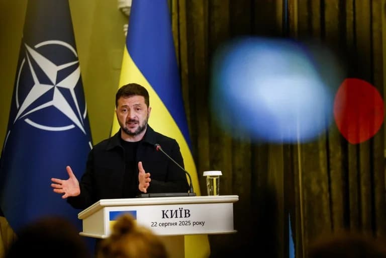 Зеленский обещает продолжать усилия по достижению мира, поскольку Украина отмечает День независимости