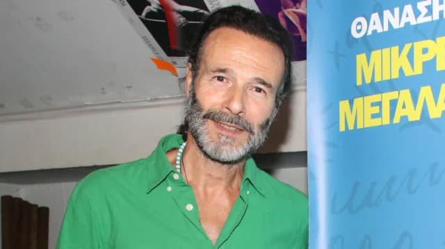 Thanasis Efthimiadis regresa al teatro con "Papás con Ron"