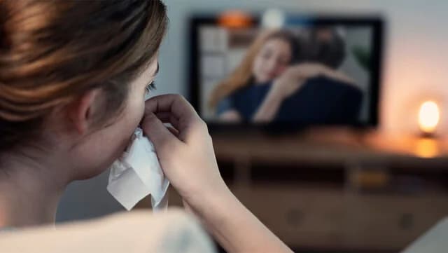 Warum wir gerne rührselige Filme sehen: Die psychologische Erklärung