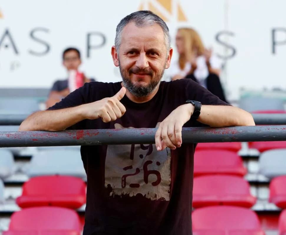 Kyriakos besucht APOELs Saisonauftakt