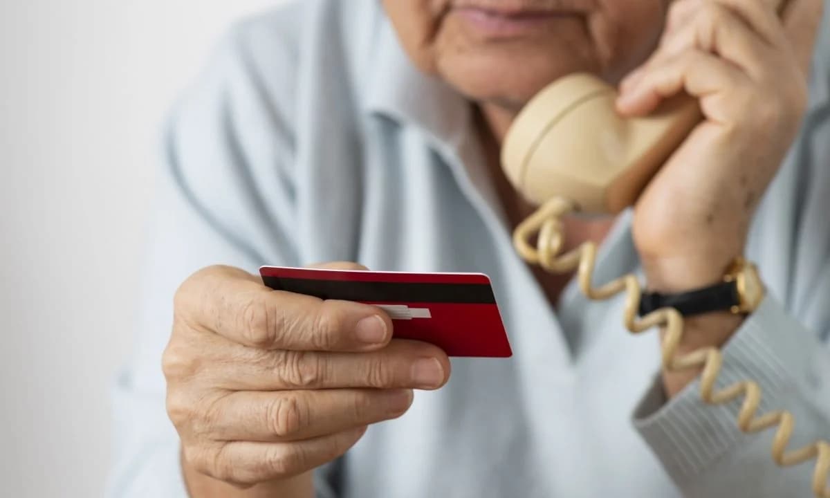 Προσοχή! Απάτη με ψευδή μηνύματα δήθεν από την ΑΗΚ