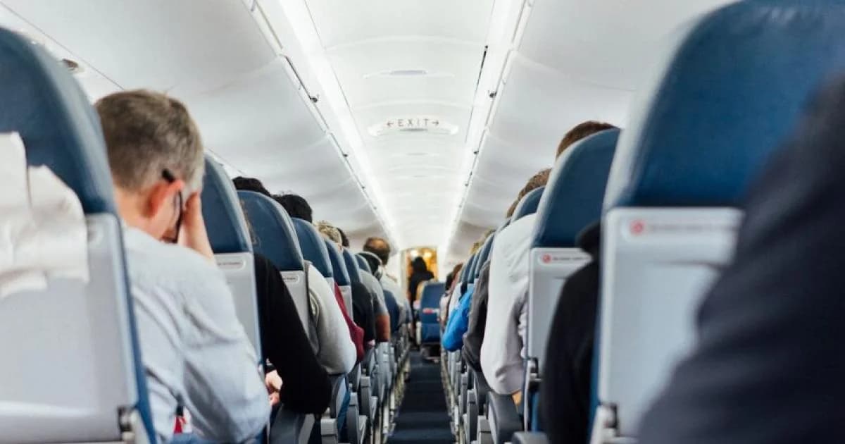 Pasajero ebrio causa disturbios en vuelo a Lárnaca