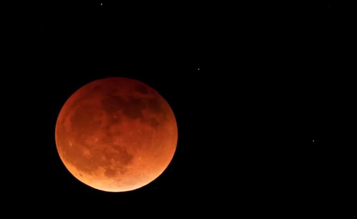 Total Lunar Eclipse Visible from Cyprus on September 7