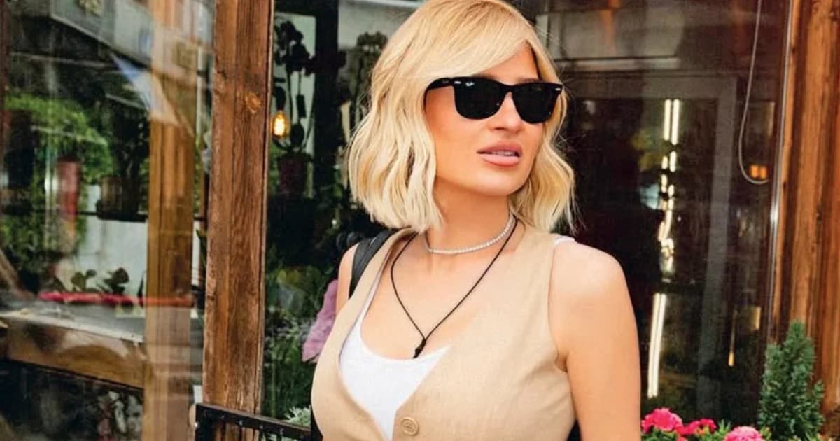 Η Φαίη Σκορδά και το naked manicure στο Λος Άντζελες