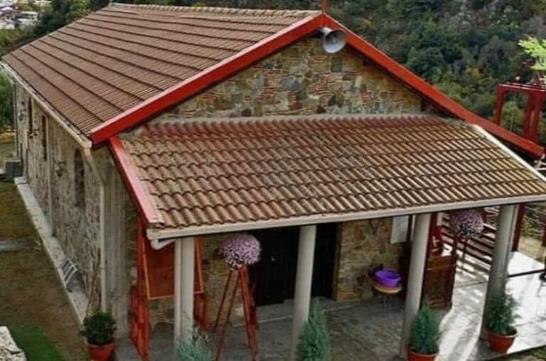 Robo en el Monasterio de Avvakoum: Investigación Policial en Curso