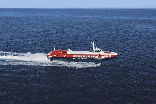 Defekt an Flying Dolphin XIX: 118 Passagiere betroffen