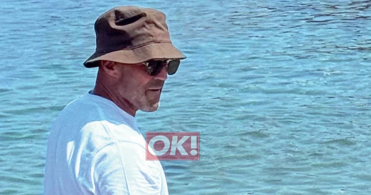 Τζέισον Στέιθαμ και Ρόζι Χάντινγκτον Γουάιτλι στην Αντίπαρο